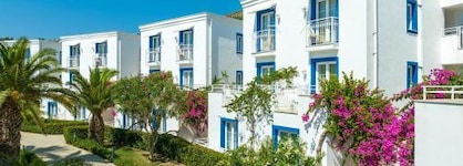 Vera Miramar Resort