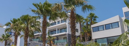 Lazar Lux Suites
