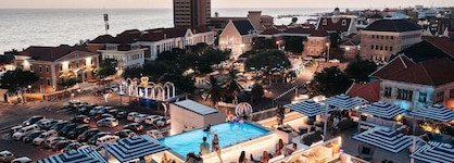 Elements Hotel & Shops