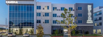 Cambria Hotel Waco University Riverfront