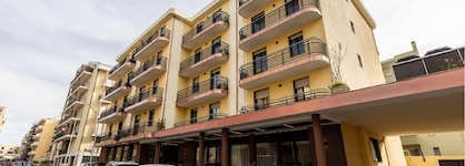 Rina Sea Apartments