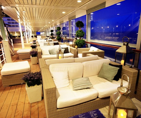 Pool Lounge