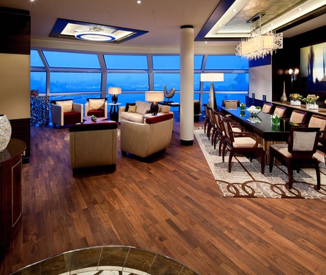 Foto Celebrity Reflection 17