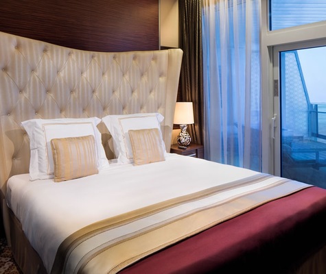 Foto Celebrity Reflection 19