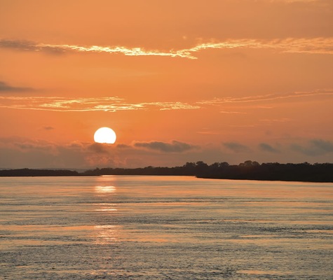 Sonnenuntergang am Amazonas