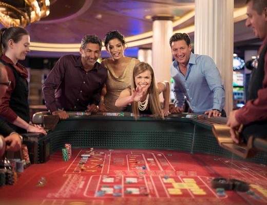 Foto Celebrity Reflection 6