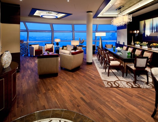 Foto Celebrity Reflection 17