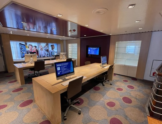 Foto Celebrity Infinity 10