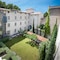 Hotel Le Cloitre St Louis - map