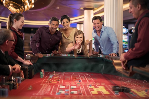 Foto Celebrity Reflection 6