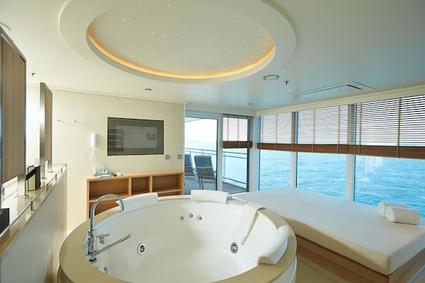 Owner Suite Whirlpool