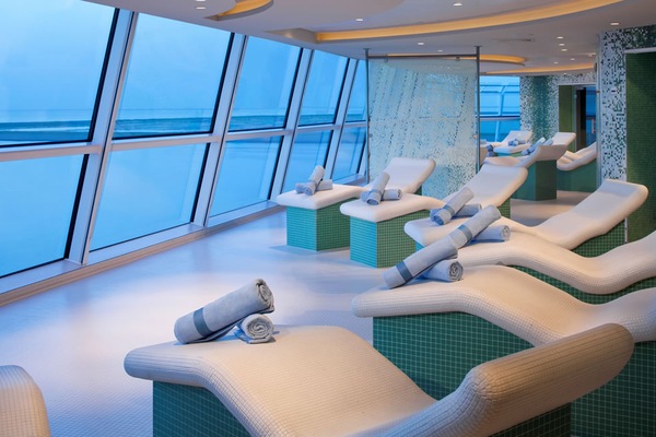 Foto Celebrity Reflection 10