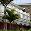Shaw Park Beach Hotel & Spa