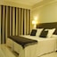 Los Robles Hotel