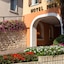 Pace 1954 Hotel