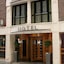 Paramount Hotel