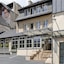 Hotel Restaurant Le Dauphin Et Le Spa Du Prieuré