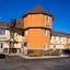 Days Inn & Suites By Wyndham Coralville  Iowa City