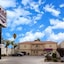 Howard Johnson By Wyndham Bakersfield