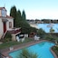 Waterfront Lodge Motel