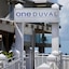 Pier House Resort & Spa
