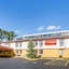 Econo Lodge Inn & Suites
