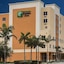 Holiday Inn Express & Suites Fort Lauderdale Airport South By Ihg