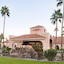 La Fuente Inn & Suites