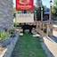 Econo Lodge Inn & Suites On The River
