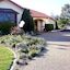 Mcnevin's Warwick Motel
