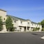 Super 8 By Wyndham Salmon