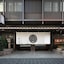 Gion Shinmonso