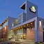 Days Inn & Suites By Wyndham Milwaukee