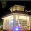 Oyo 185 Seven Suites Observatory Hotel