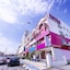 Oyo 90486 Station Hotel