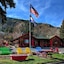 Foot Of The Mountain Motel