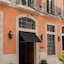 Flora Chiado Apartments