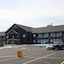 Crossroads Inn & Suites