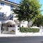Petit Hotel