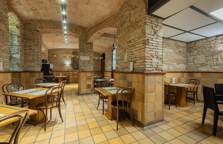 Restaurants - 12