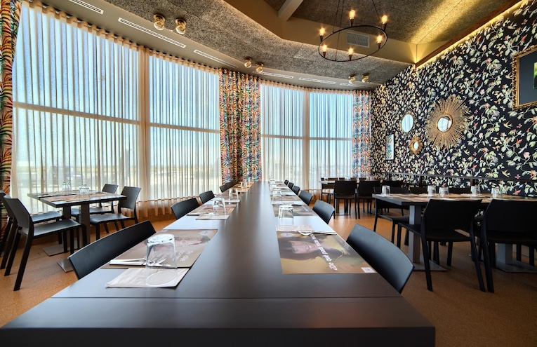 Restaurants - 11