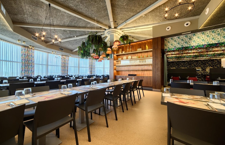 Restaurants - 11