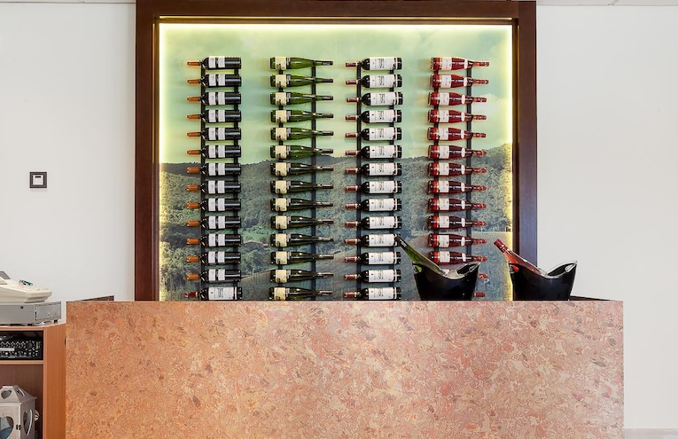 Restaurants - 6