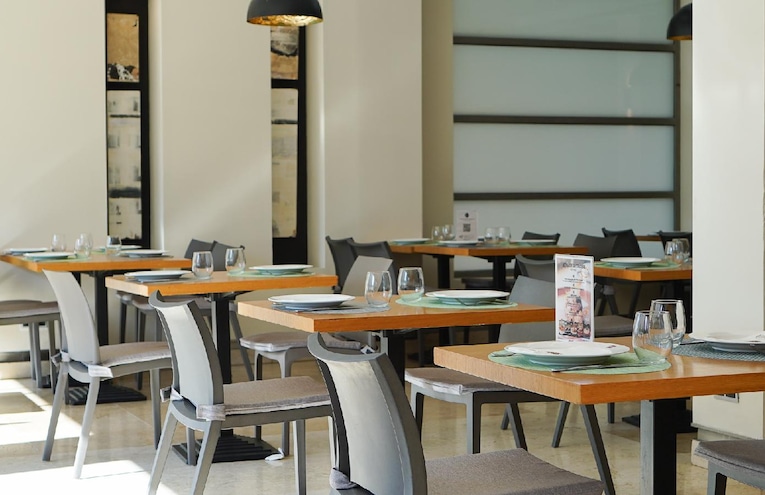 Restaurants - 6