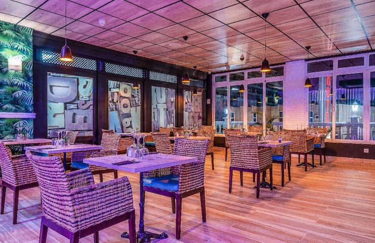 Restaurants - 8