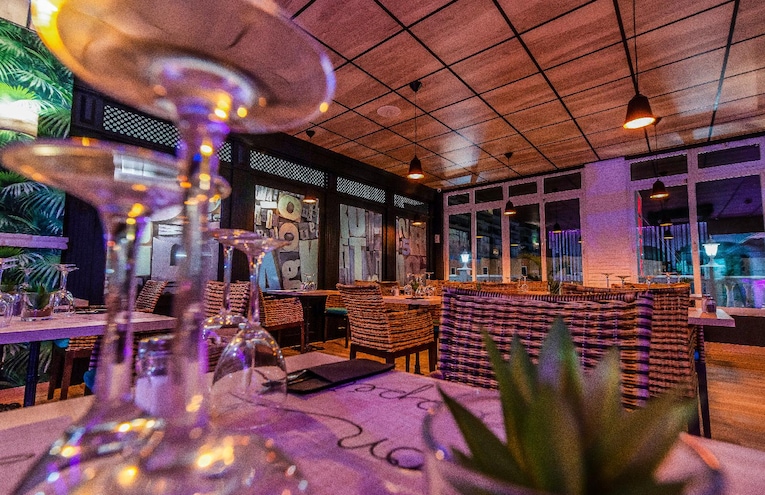Restaurants - 11