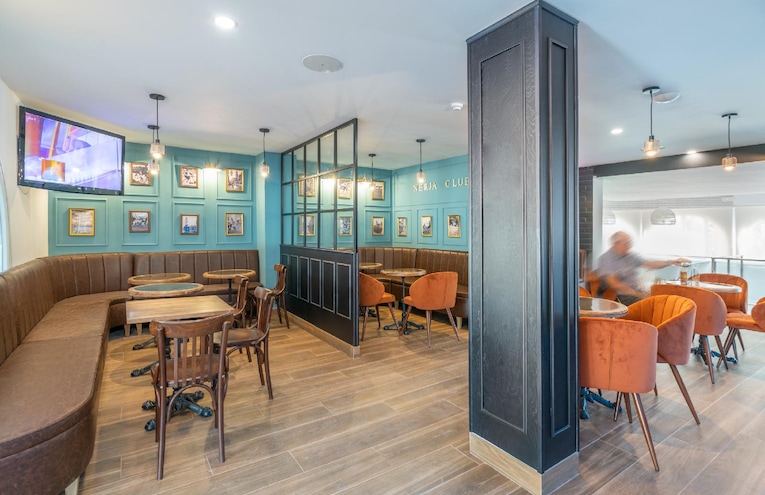 Restaurants - 15