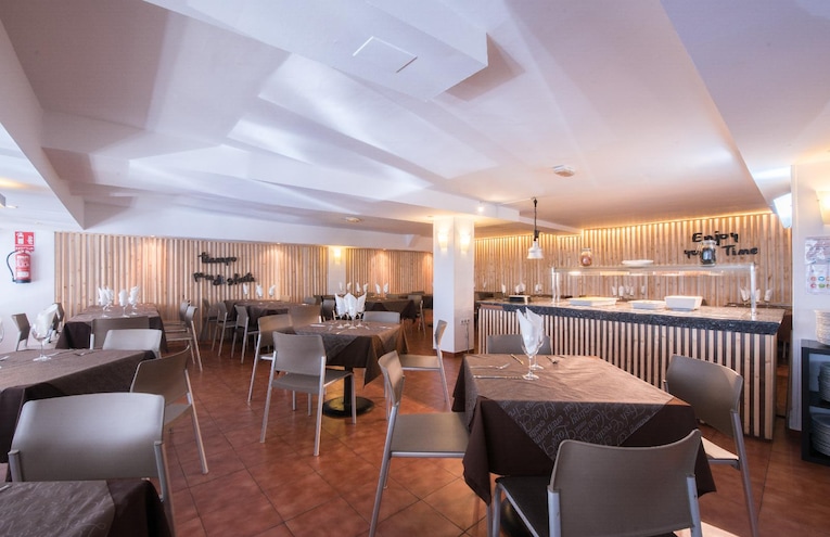 Restaurants - 9