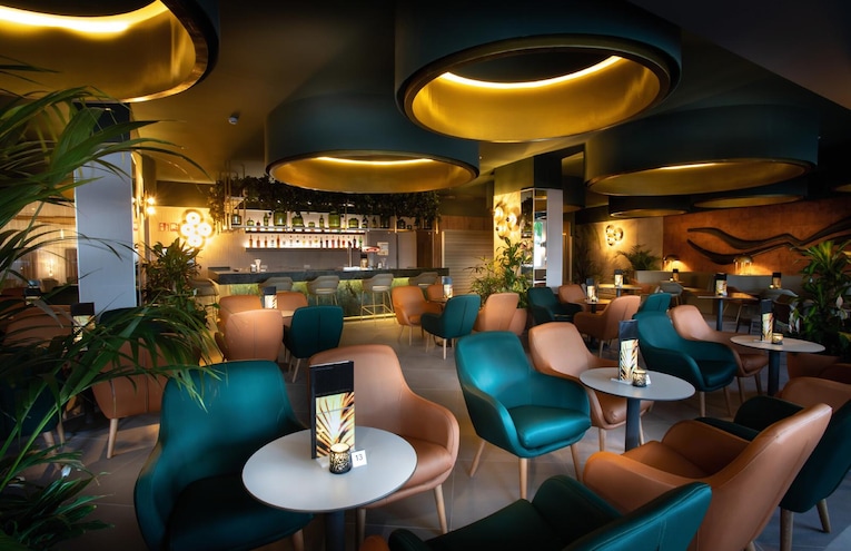 Restaurants - 6