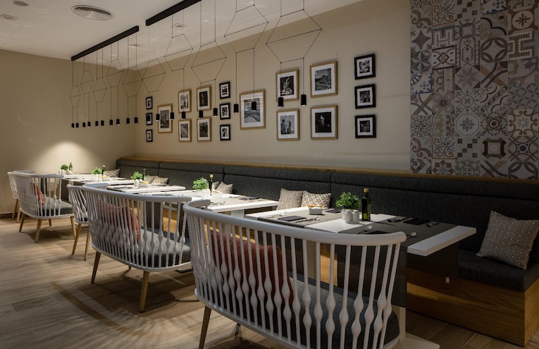 Restaurants - 7